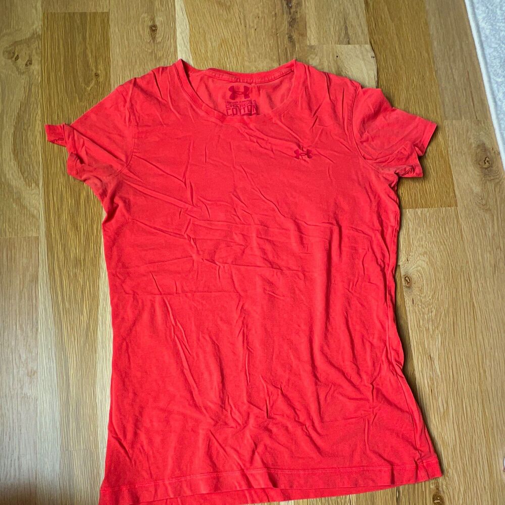Under Armour Women's Coral Charged Cotton Logo V-Neck Short Sleeve Gym Tee, S